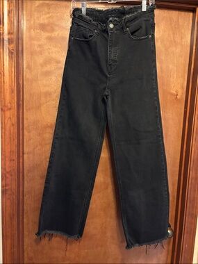 High-Rise Straight Leg Jeans - Black